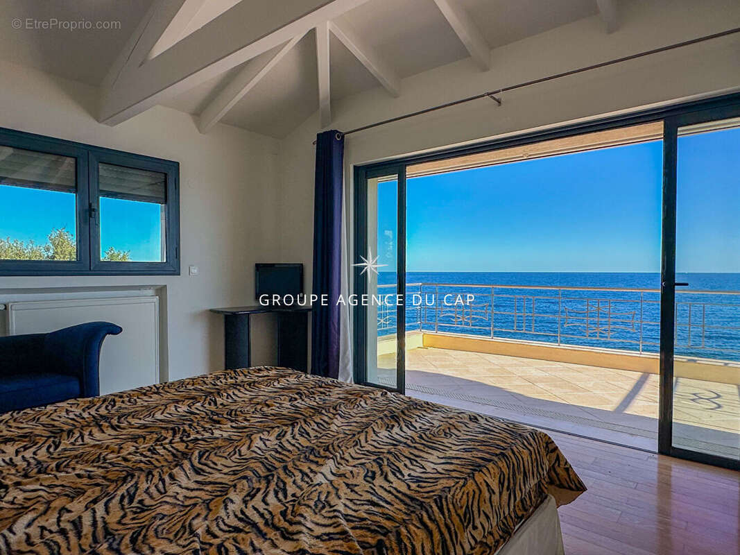 Maison à LES ISSAMBRES