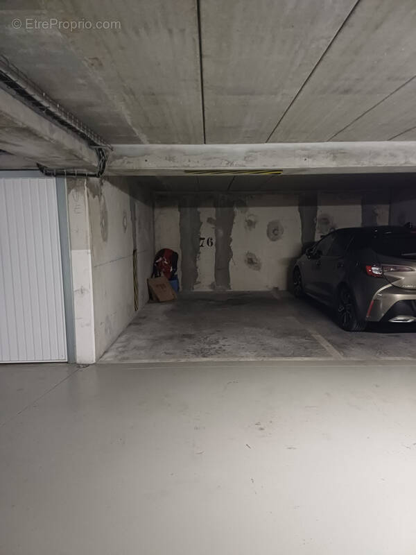 Parking à ISSY-LES-MOULINEAUX