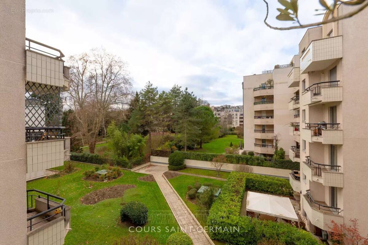 Appartement à SURESNES
