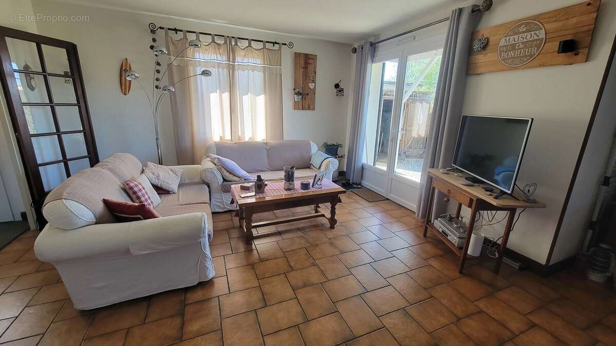 Maison à VERTEUIL-SUR-CHARENTE