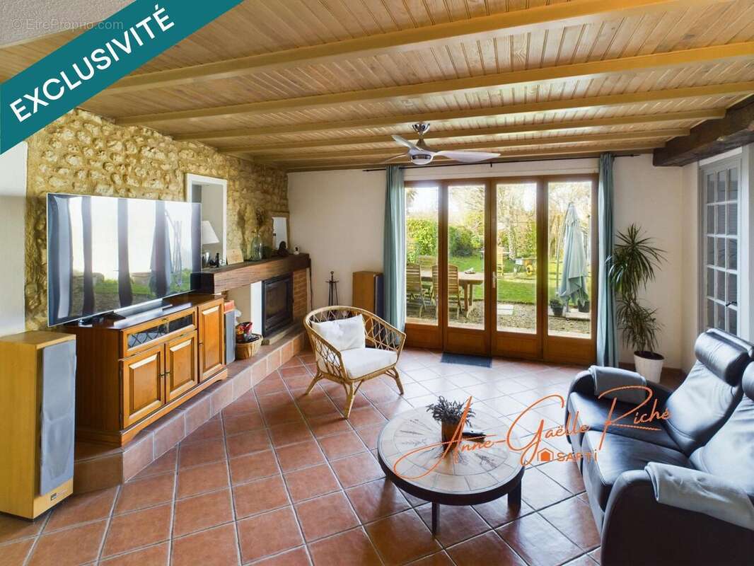Maison 300 m² à Semoussac  - photo 9