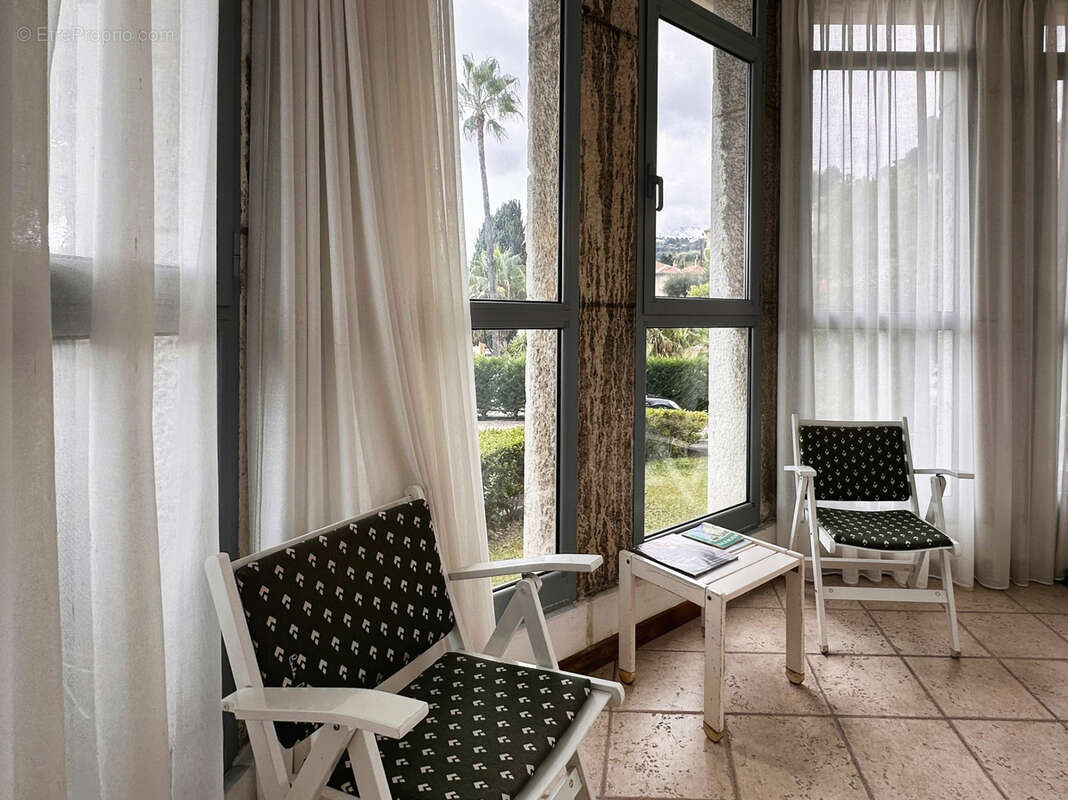 MENTON   Garavan   Lumineux 3 pièces dans une villa historique avec piscine - photo 16