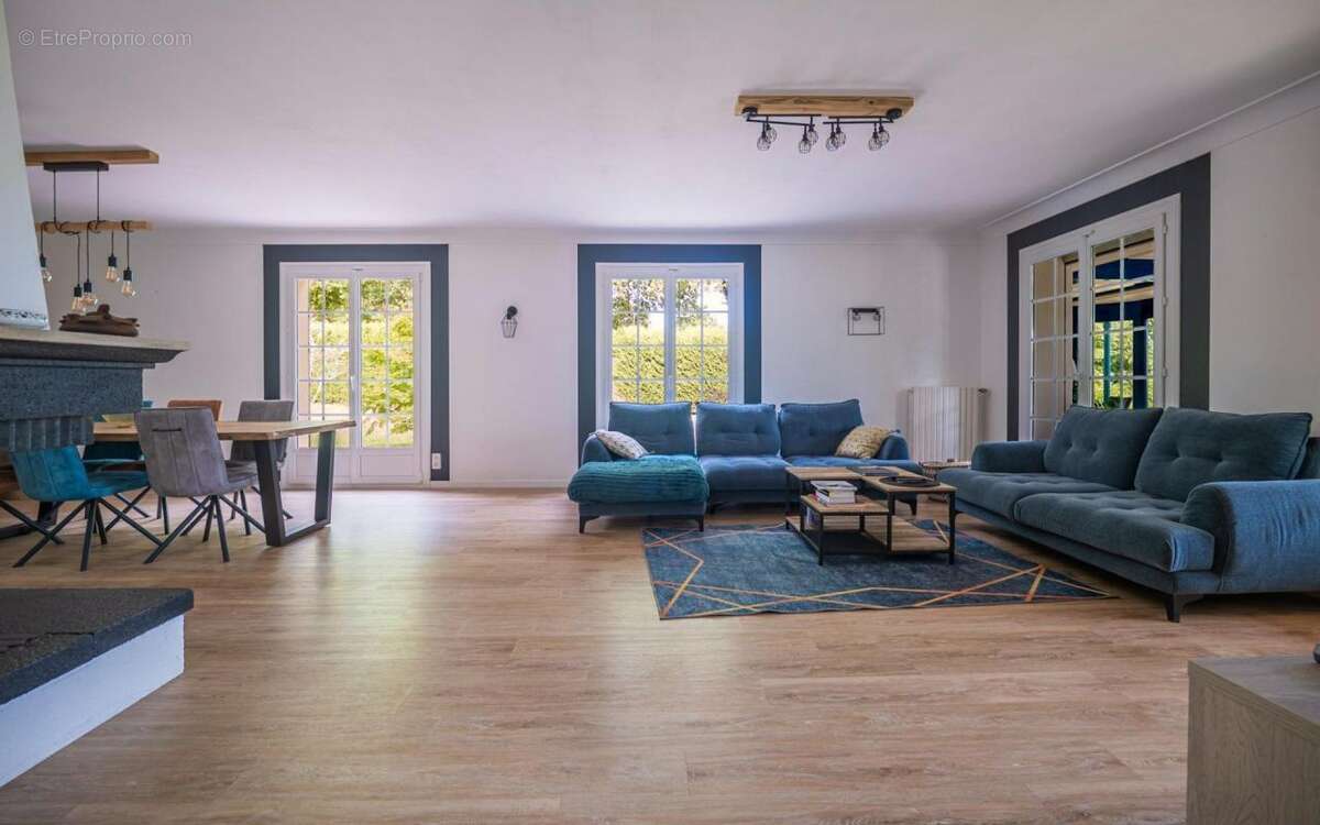 Maison à YVRE-L&#039;EVEQUE