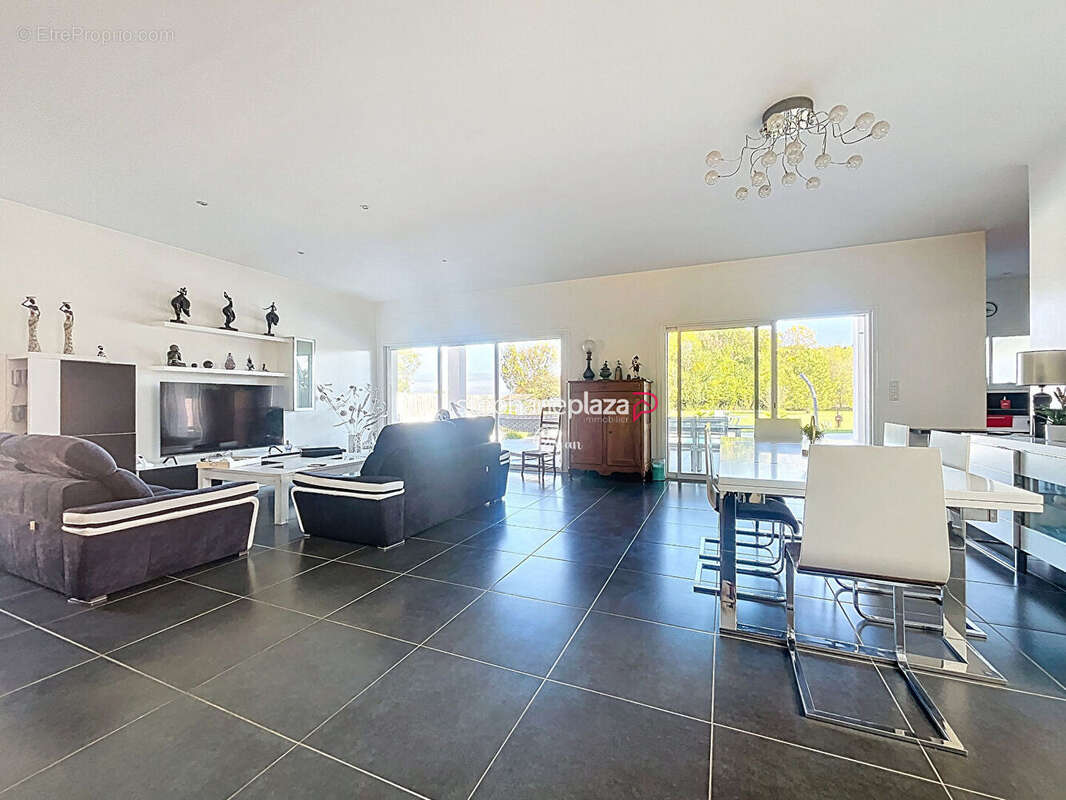 Maison à SAINT-GEORGES-DE-DIDONNE