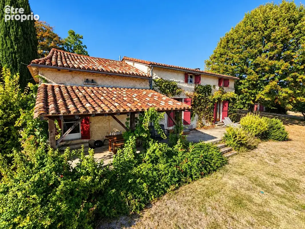 Belle maison en pierre avec piscine et vue imprenable - photo 14