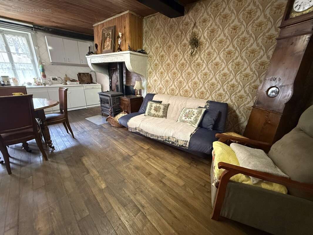 Maison à BOYEUX-SAINT-JEROME