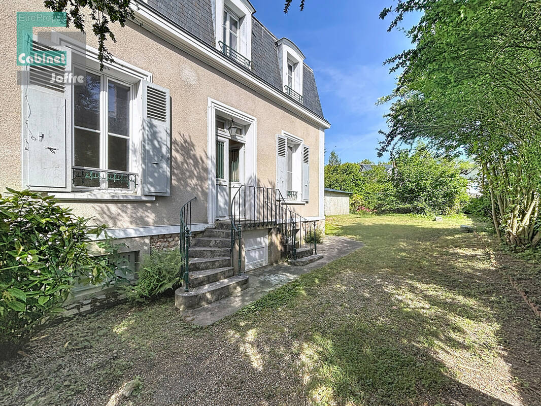 Maison à FONTAINEBLEAU