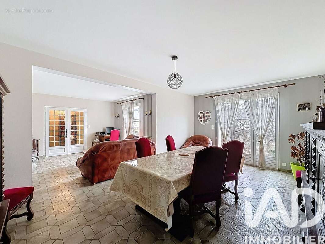 Photo 3 - Maison à LE MALZIEU-VILLE