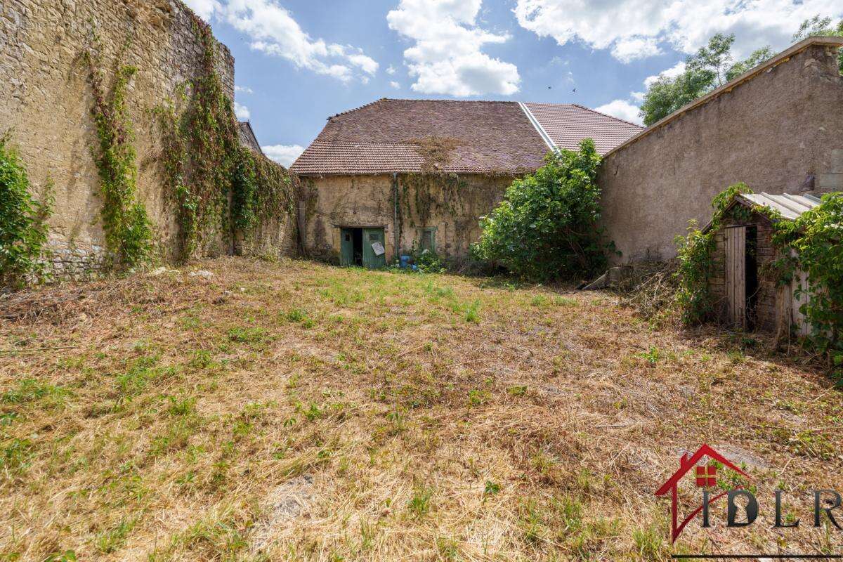 Maison de village sur 1328 m2 de terrain - photo 13
