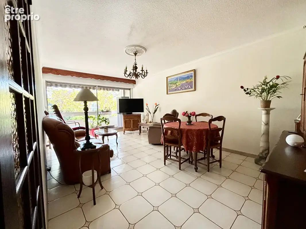 Appartement T4 de 86 m2 Secteur Les Chartreux - photo 2