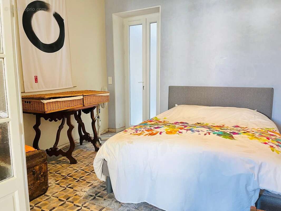 Appartement à MARSEILLE-1E
