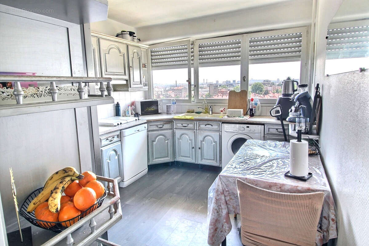 Appartement à GENNEVILLIERS