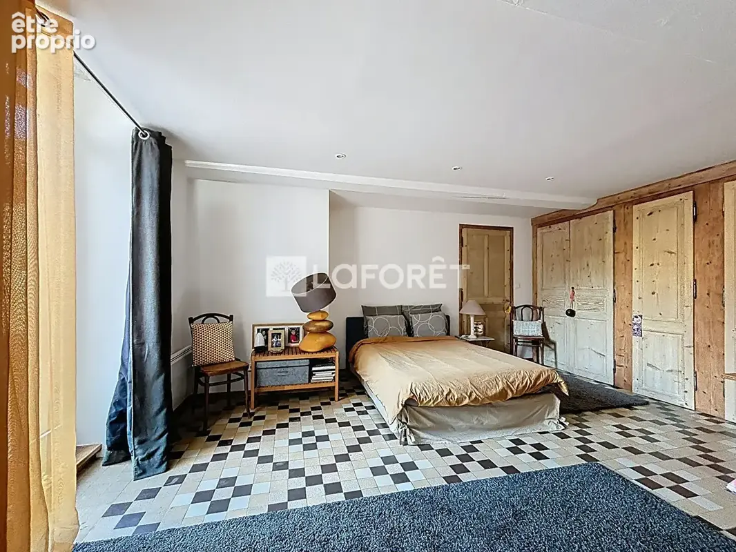 Maison familiale à vendre avec dépendances au coeur des vignes - 8 pièces 276 m² - photo 9