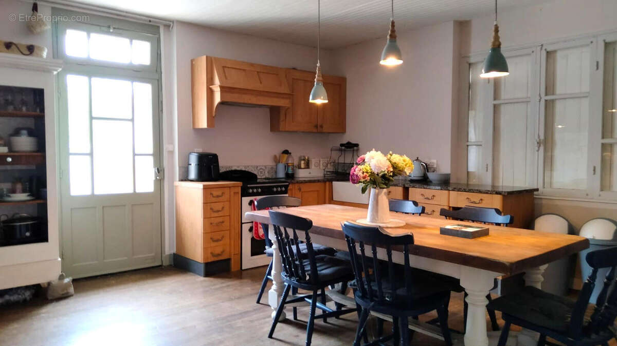 CUISINE - Maison à AUNAC