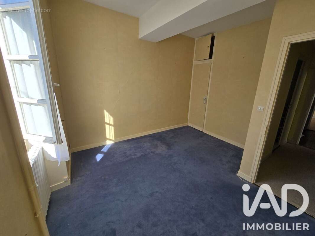 Maison 328 m² à Buzancais  - photo 8