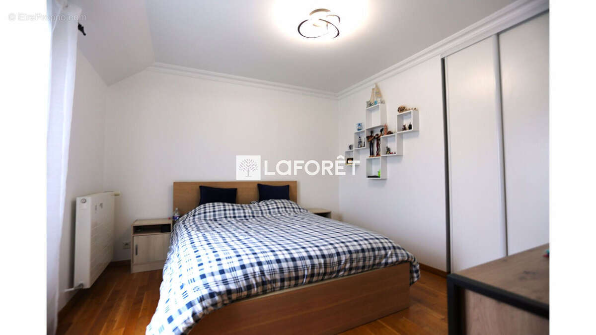 Maison à VIGNEUX-SUR-SEINE