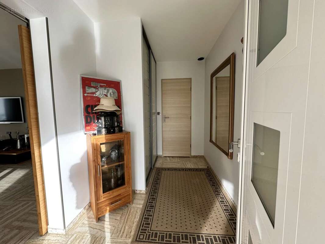 Maison à LE MESNIL-SAINT-DENIS