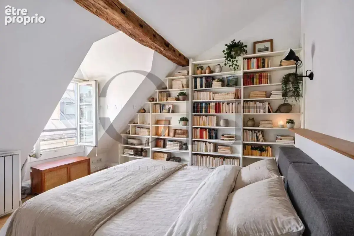 75007 PARIS - Rue de Verneuil - 1 chambre - Dernier étage - photo 2