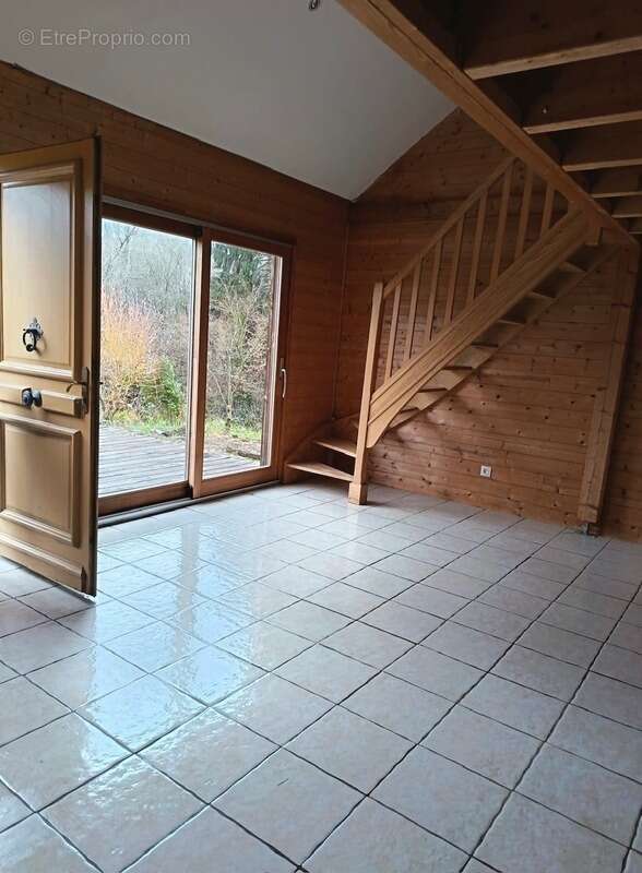 Maison à LA GUERCHE-SUR-L'AUBOIS