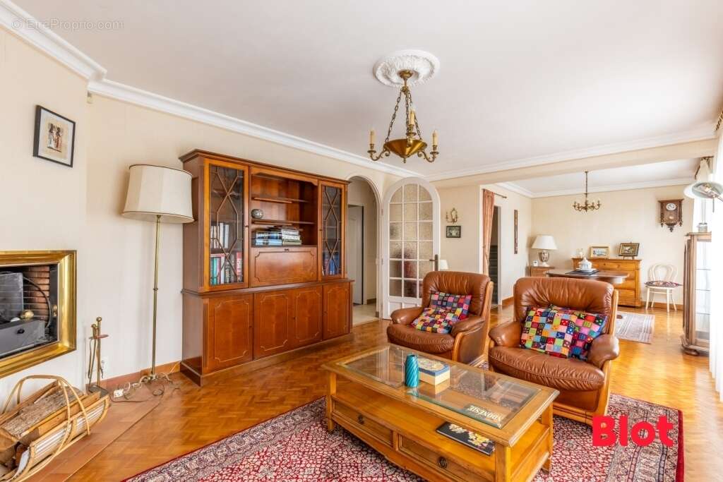 Maison à VERN-SUR-SEICHE