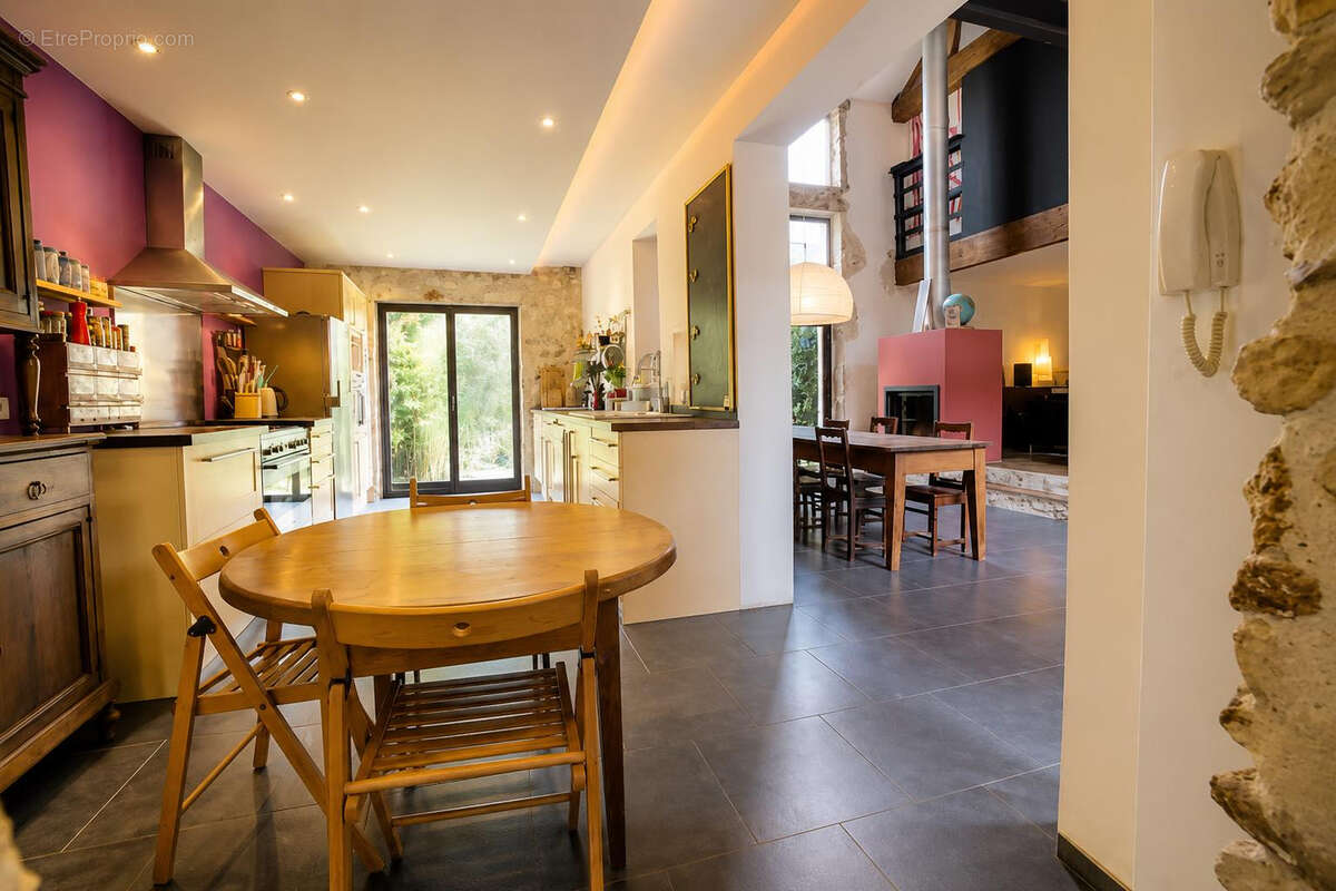 Maison à MEZIERES-SUR-SEINE
