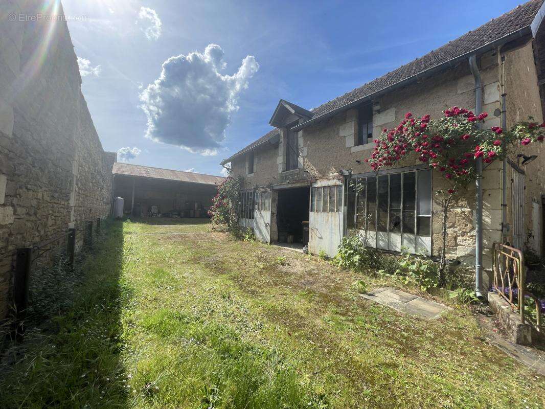 Maison à VOUNEUIL-SUR-VIENNE