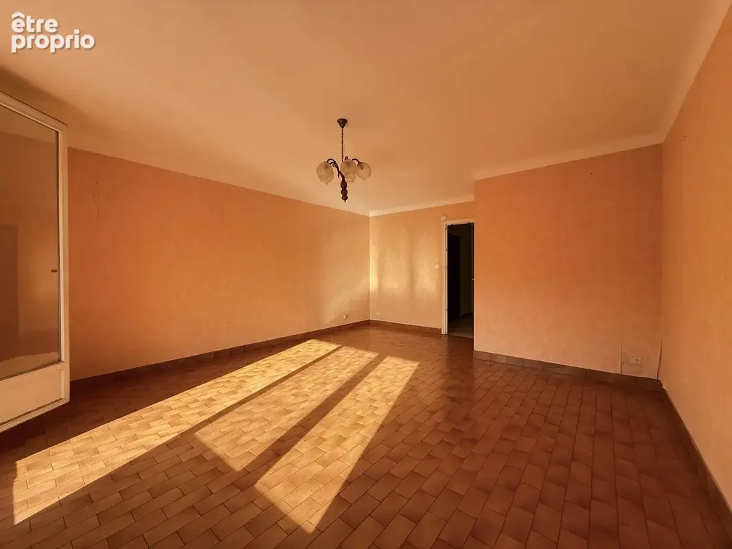 Exclusivité   résidence le brasilia  un f2 avec terrasse et beau potentiel - photo 2