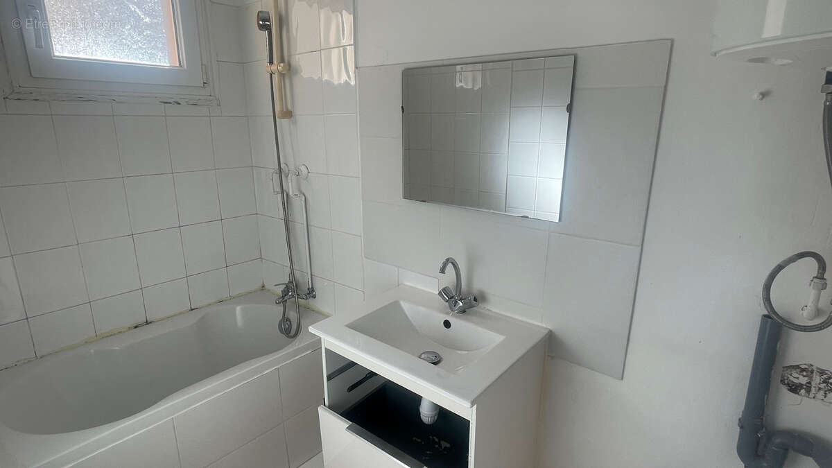 Appartement à MARSEILLE-5E