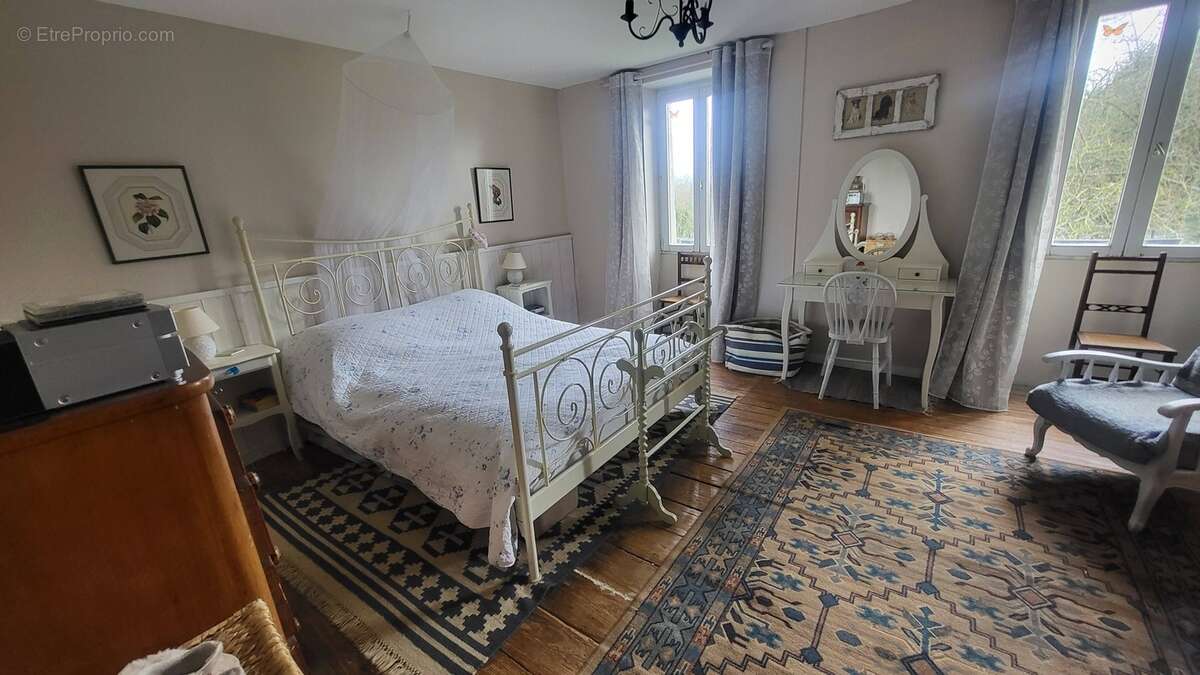 Maison à SAINT-DENIS-LE-GAST