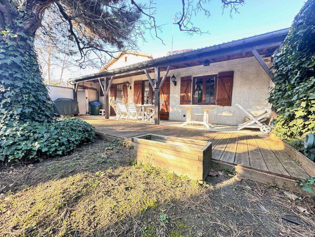 Maison à SAINT-MAUR-DES-FOSSES