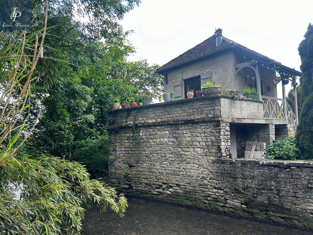 Maison à VILLY-LE-MOUTIER