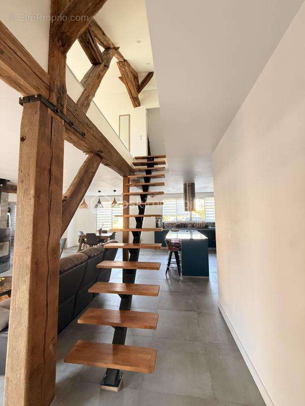 Maison à MONTIGNY-LENCOUP