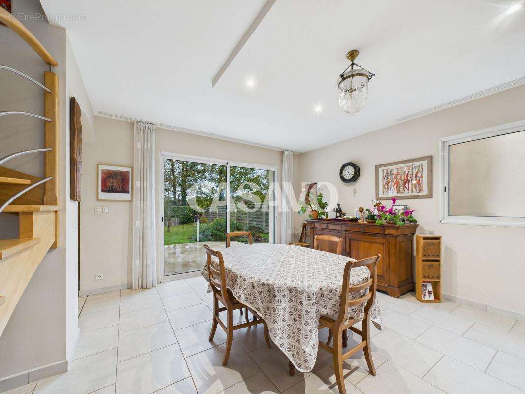 Maison à BOUGUENAIS