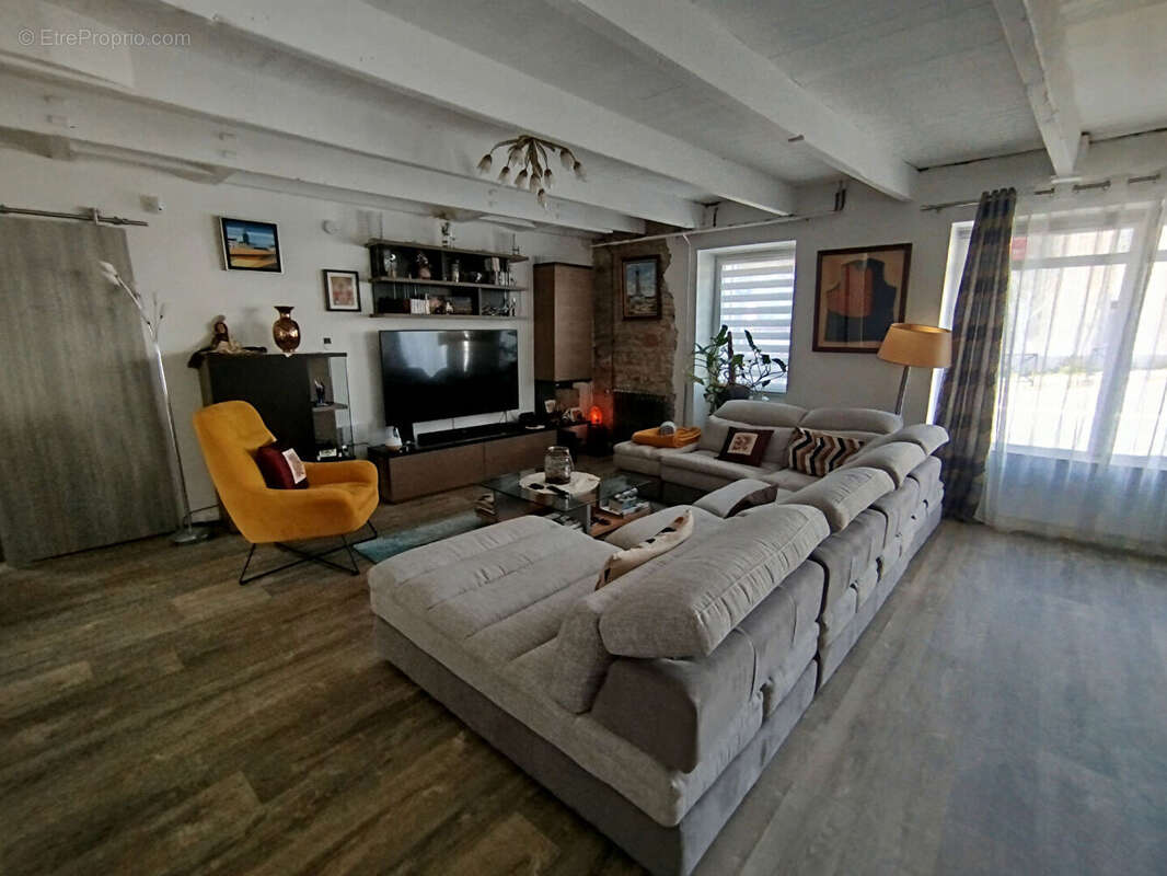 Maison à COMMANA