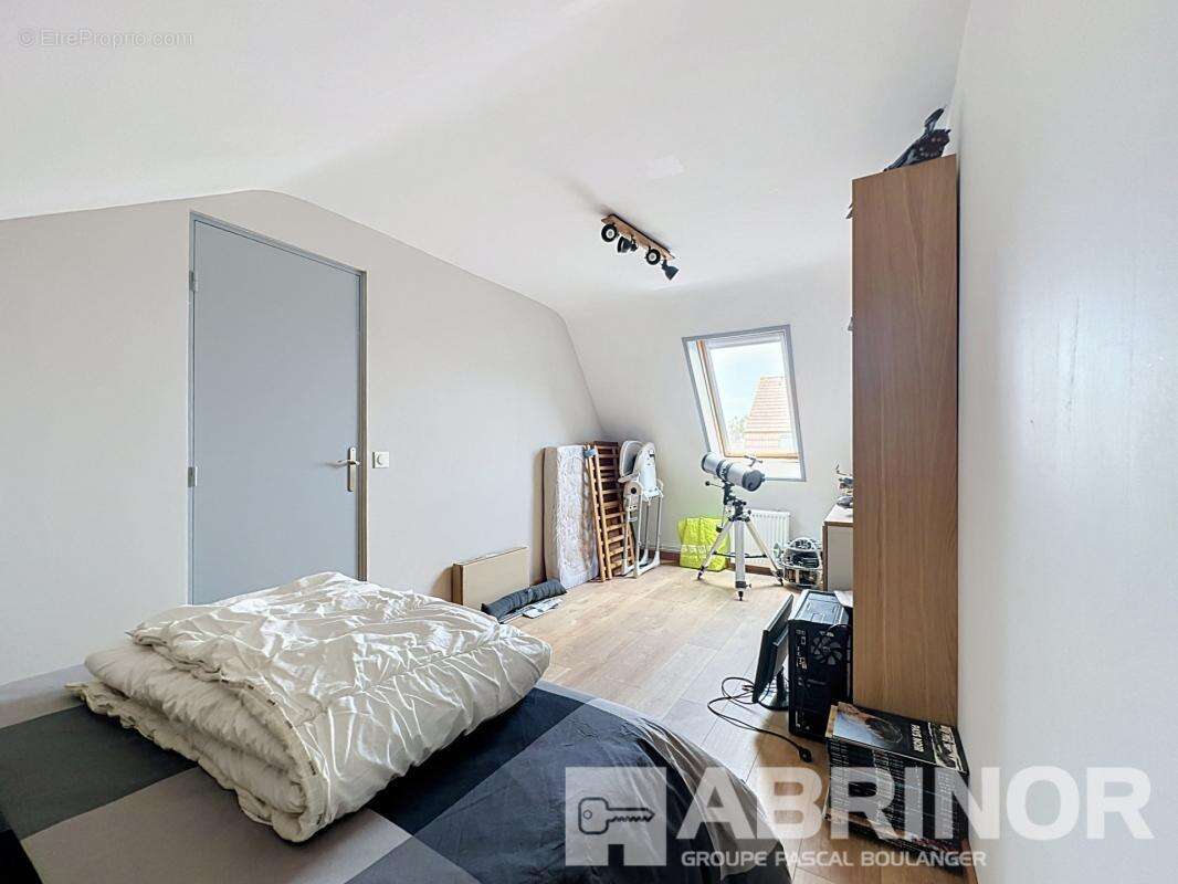 Maison de lotissement de 115m2 - garage attenant - 4 chambres - Jardin Sud Ouest - photo 10