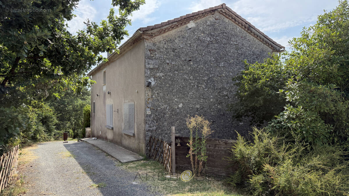 Maison à SAINT-PIERRE-DE-BUZET