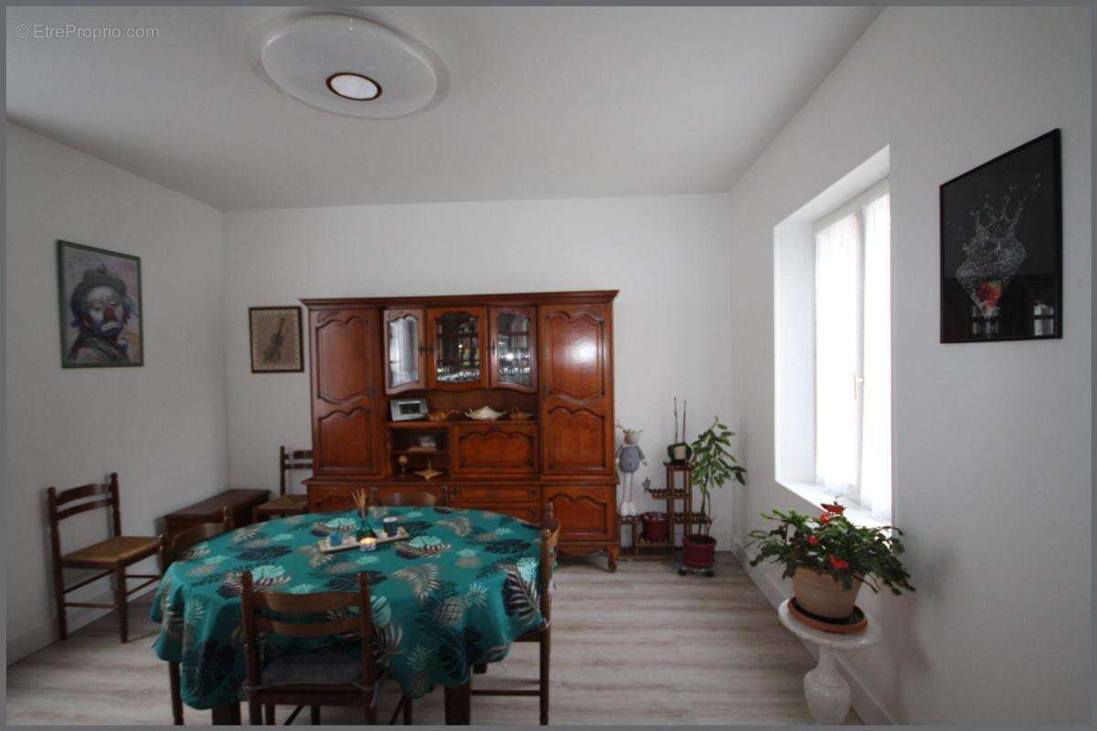 Maison à MAYET