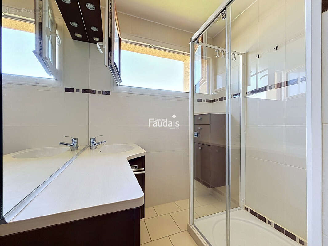Maison 125 m² à Isigny-Sur-Mer  - photo 5