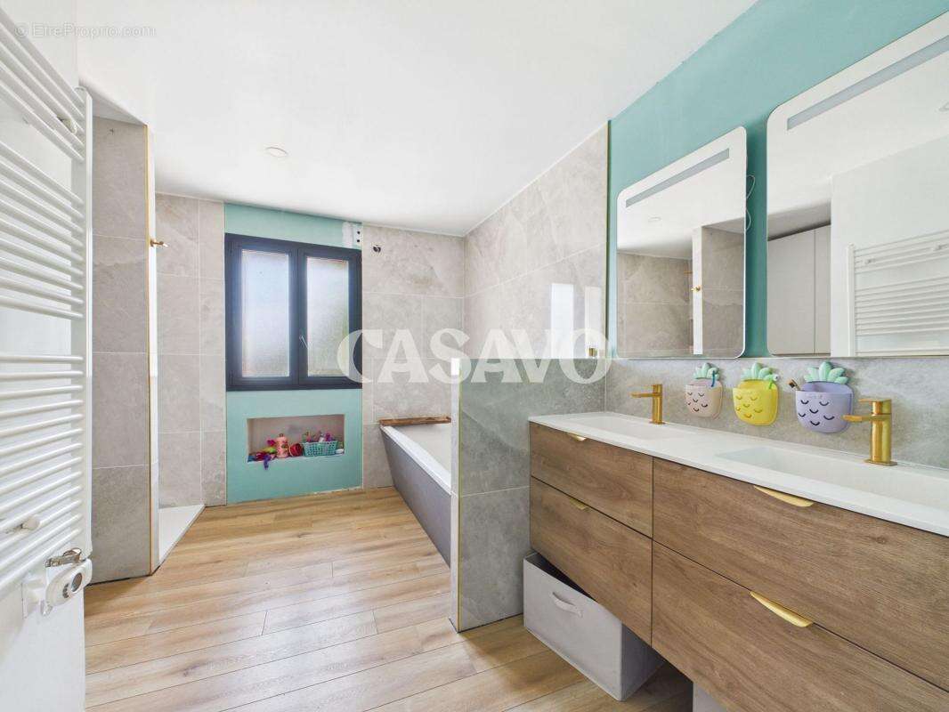 Vente Maison 7 pièces de 205m² - 38121 Reventin-Vaugris - photo 12