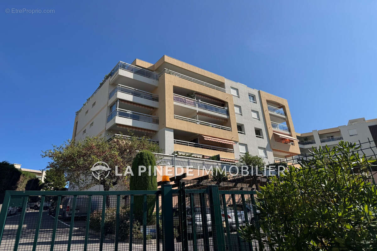 Appartement 49 m² à Saint-Laurent-Du-Var  - photo 8