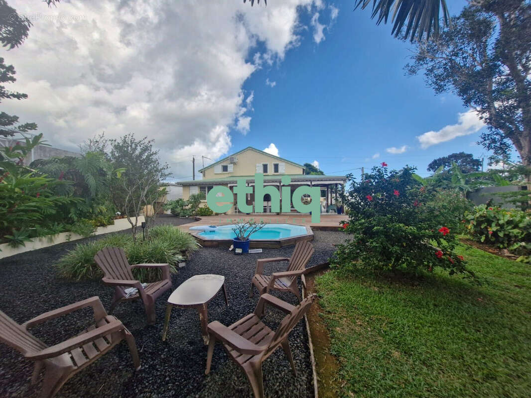 Maison à SAINTE-ROSE