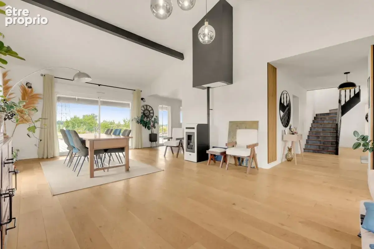 Magnifique maison familiale d'environ 180 m², entièrement rénovée en 2023 - photo 7