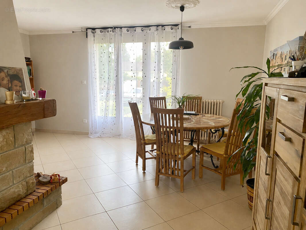 Maison à TREILLES-EN-GATINAIS