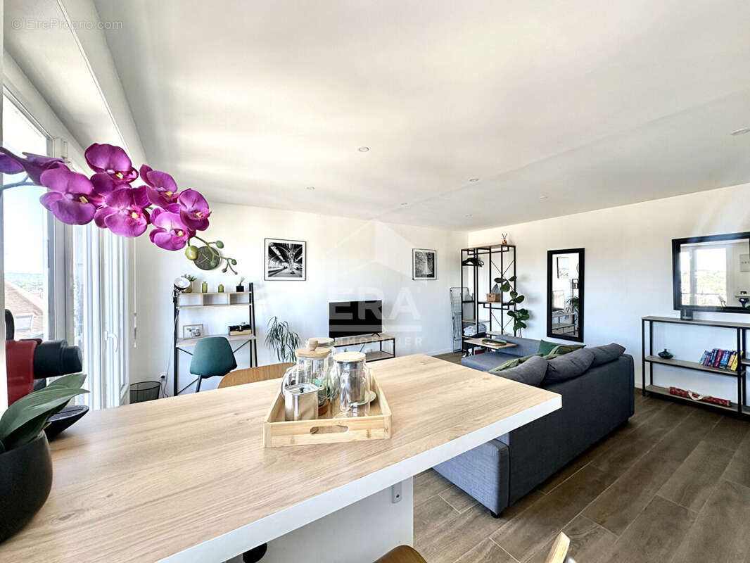 Appartement à SARTROUVILLE