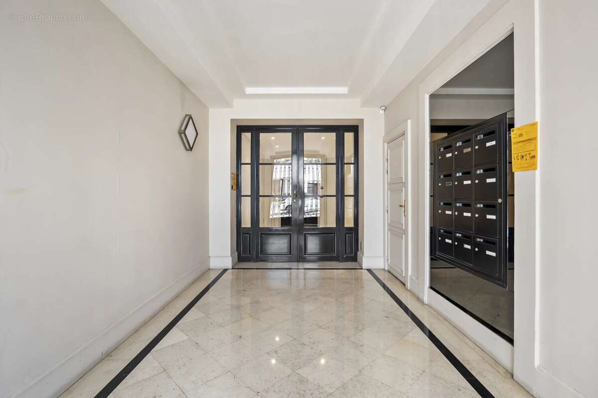Appartement 190 m² à Paris-16e  - photo 24