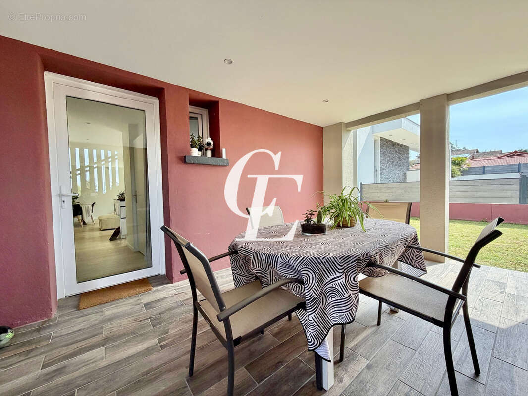 Appartement à SAINT-JUST-SAINT-RAMBERT