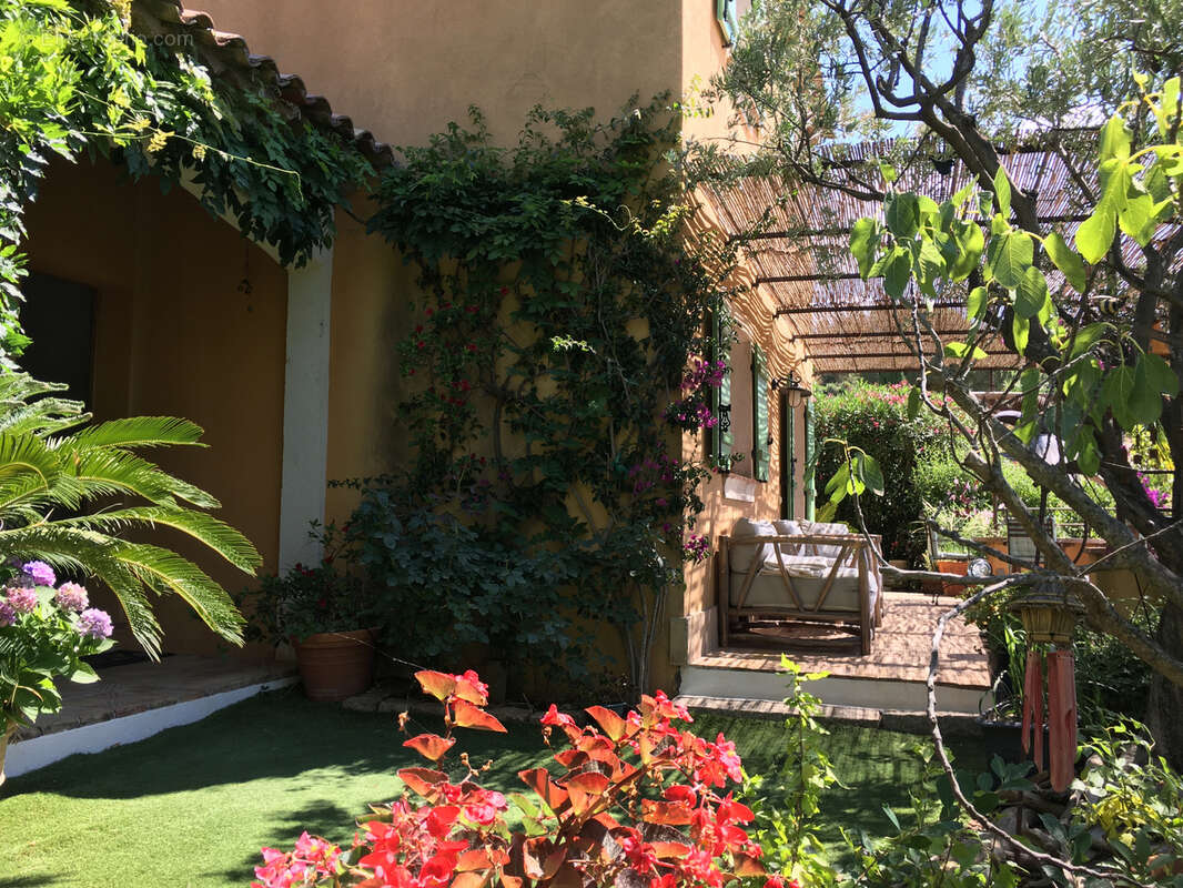 Maison à PLAN-DE-LA-TOUR