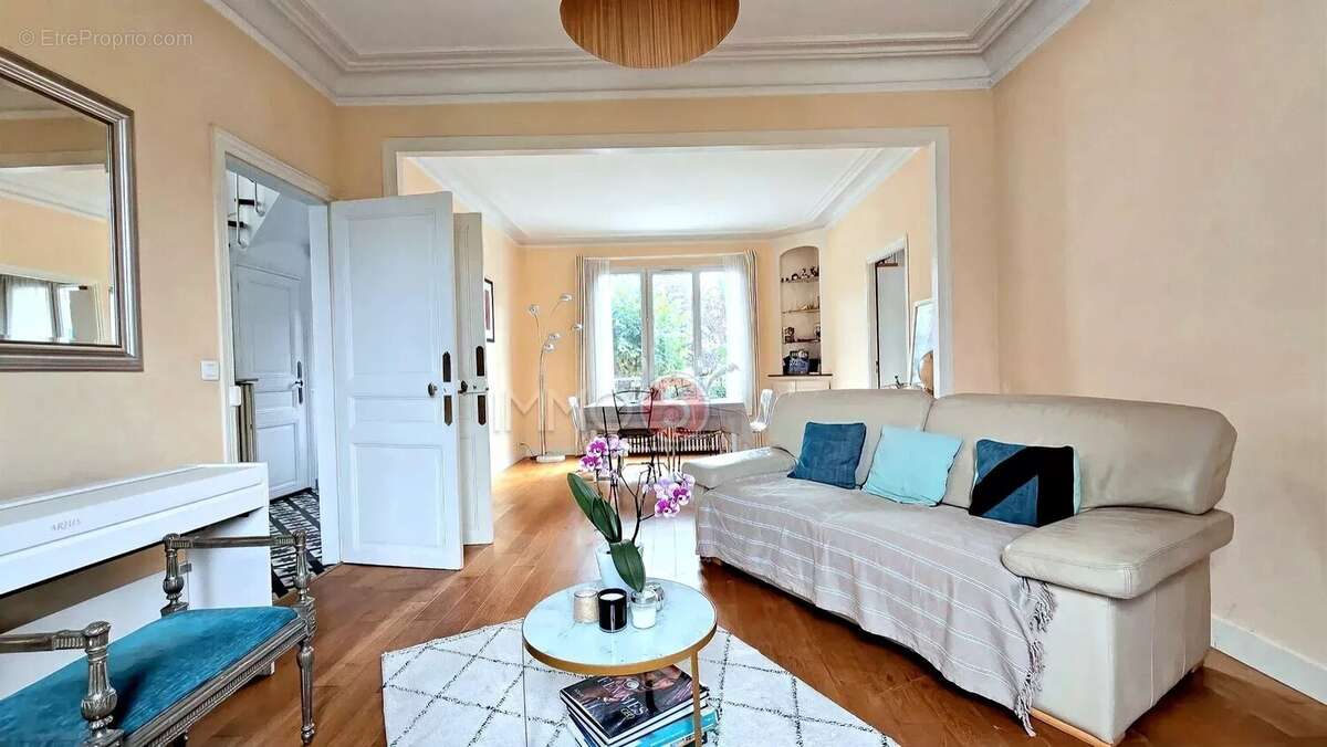 Maison 160 m² à Le Raincy  - photo 6