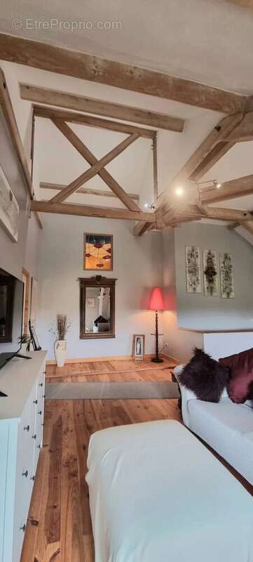 Maison à CASTELNAU-MONTRATIER