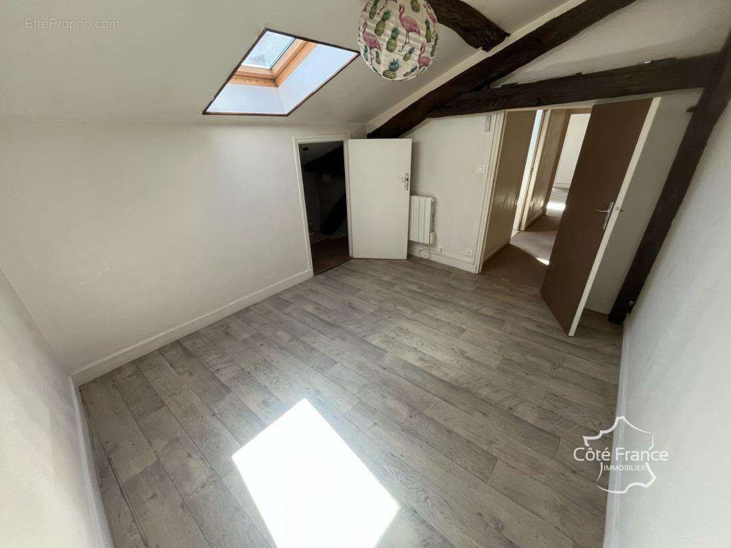 Maison à VARZY